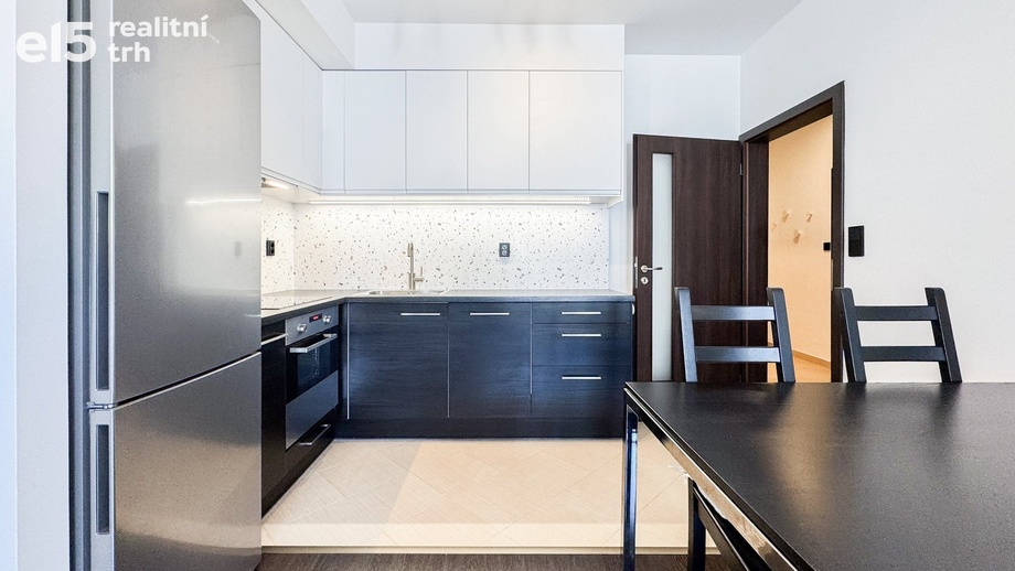 Pronájem byty 2+kk, 56 m² - Praha - Střížkov