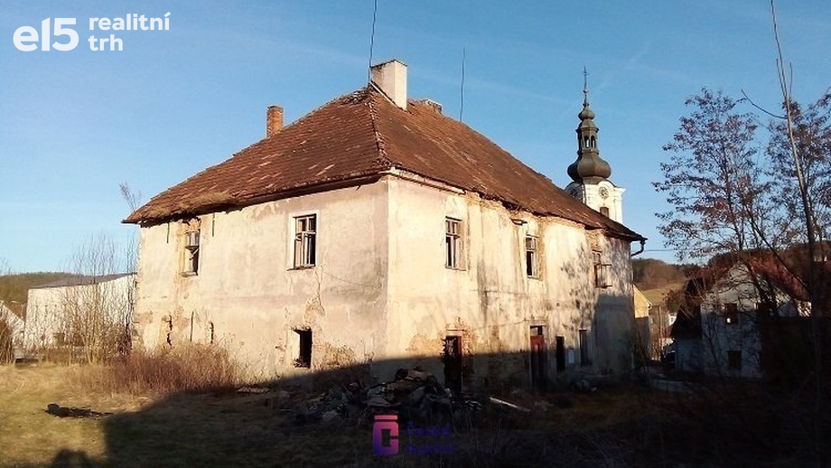 Prodej podílu 1/2 vila, 300 m² - Číměř