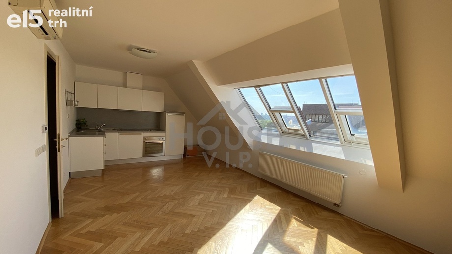 Pronájem byty 2+kk, 70 m² - Praha - Holešovice