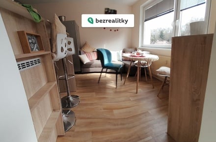 Prodej bytu 1+1 36 m², Loket