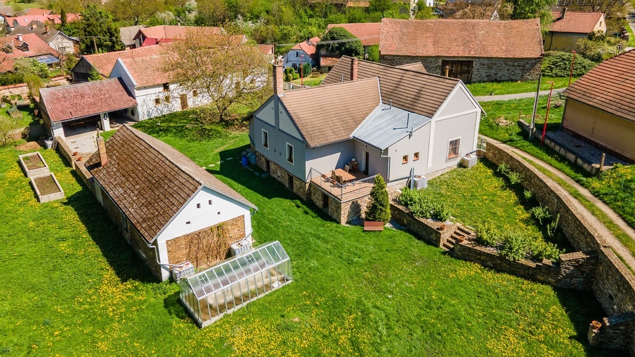 Prodej zemědělské usedlosti 167 m², Červené Pečky - Bořetice