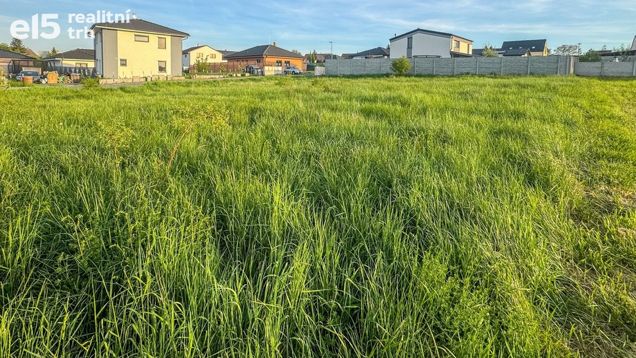 Prodej pozemky pro bydlení, 821 m² - Pečky - Velké Chvalovice