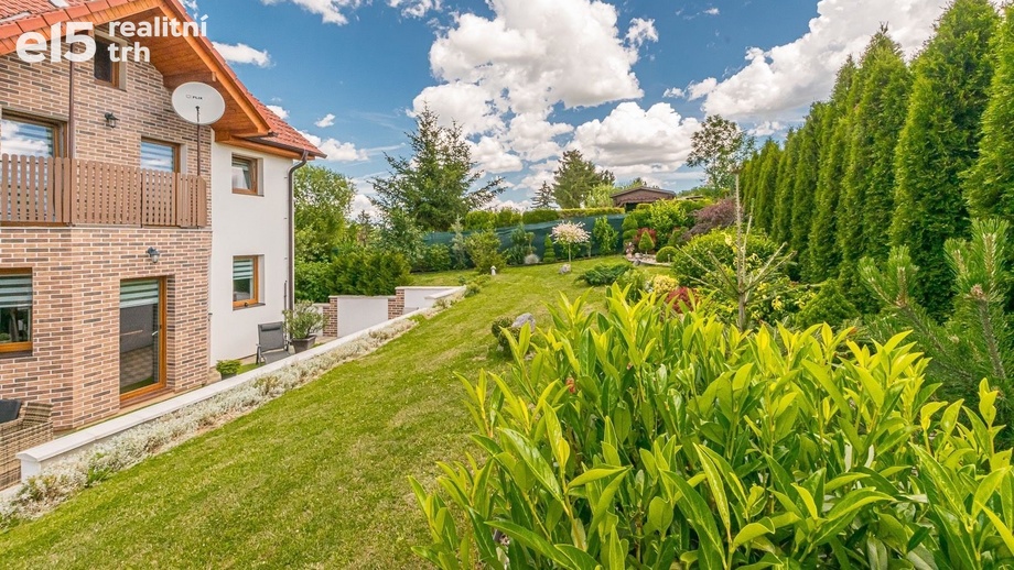 Prodej rodinné domy, 214 m² - Zvoleněves