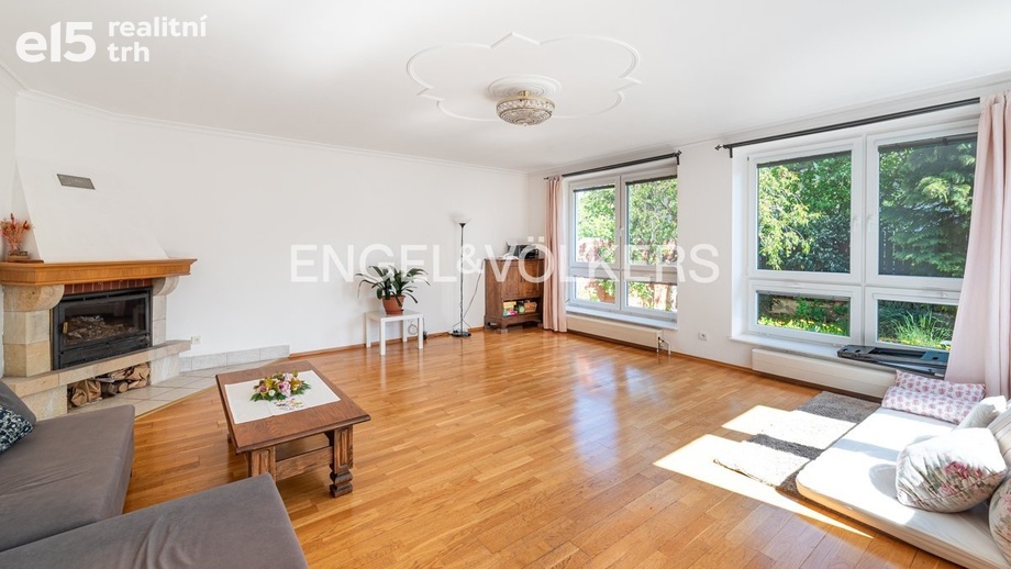 Pronájem rodinné domy, 280 m² - Horoměřice