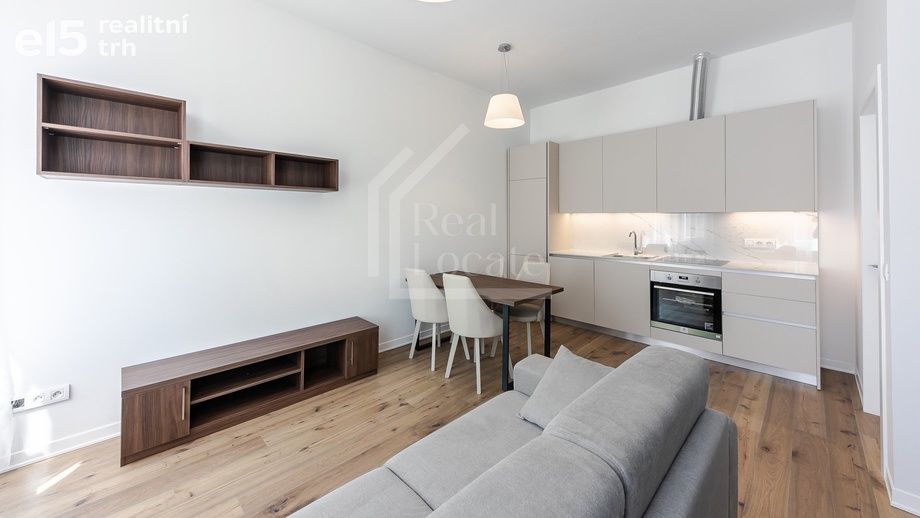 Prodej byty 2+kk, 46 m² - Praha - Smíchov