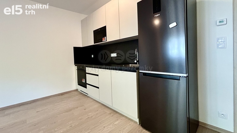 Pronájem byty 1+kk, 44 m² - Praha