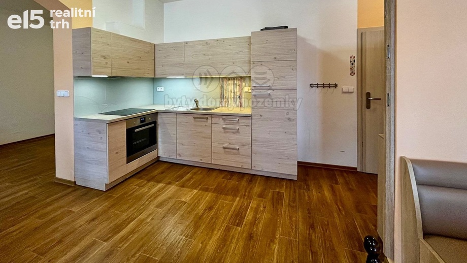 Pronájem byty 1+kk, 60 m² - Lanškroun-Vnitřní Město