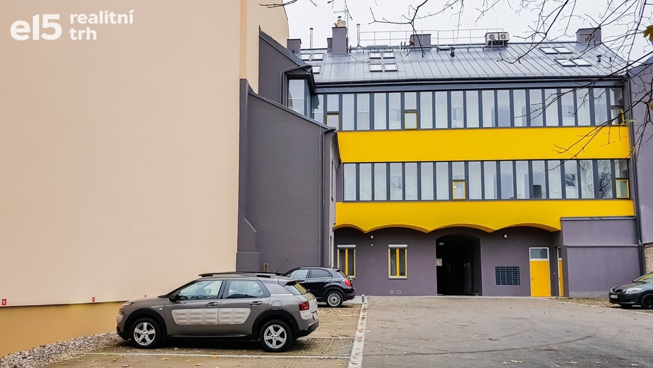 Pronájem garážové stání, 12 m² - Praha - Libeň