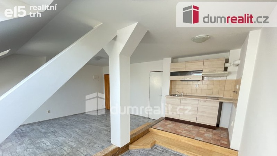Pronájem byty 1+kk, 32 m² - Praha - Smíchov