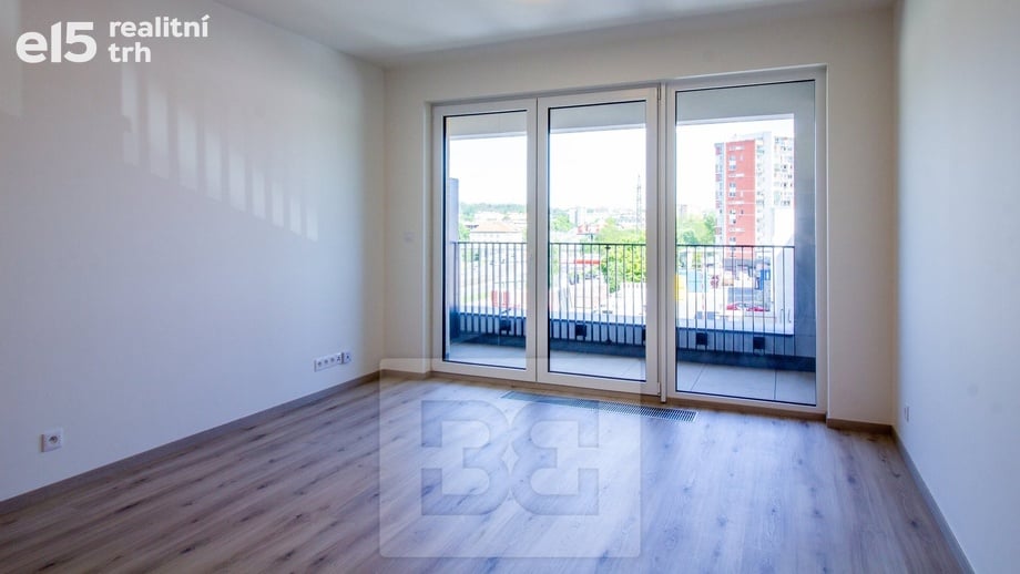 Pronájem byty 1+kk, 32 m² - Praha - Hloubětín