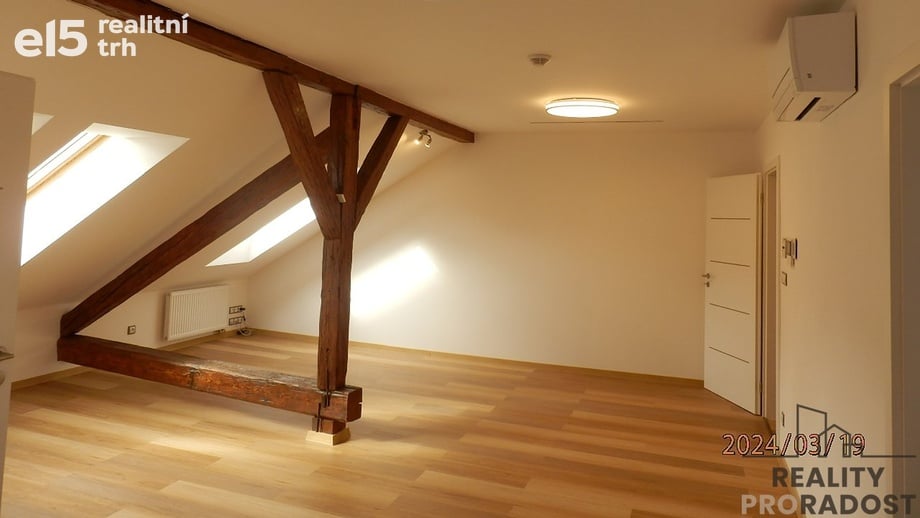 Pronájem byty 2+kk, 76 m² - Brno-střed