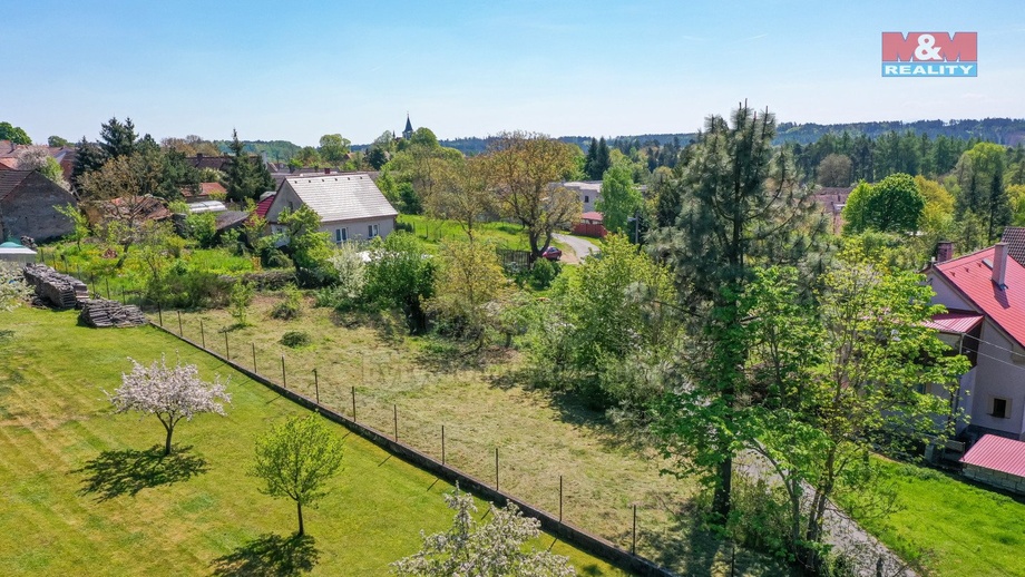 Prodej stavebního pozemku 745 m², Kvášňovice
