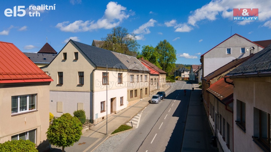 Prodej rodinné domy, 306 m² - Rovensko pod Troskami