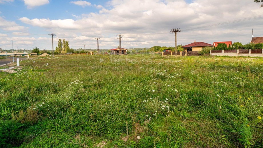 Prodej stavebního pozemku 889 m², Račice