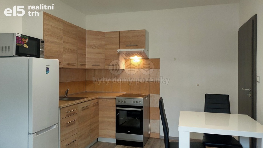 Pronájem byty 2+kk, 36 m² - Strážný