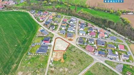 Prodej stavebního pozemku 1 091 m², Bavoryně