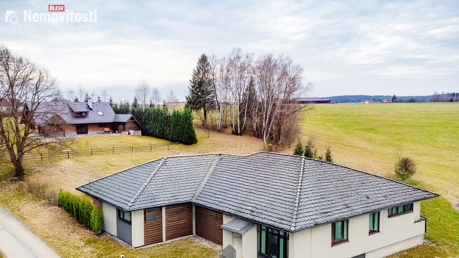 Prodej stavebního pozemku 2 800 m², Kamenice nad Lipou