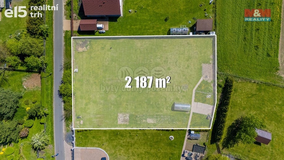 Prodej stavebního pozemku 2 187 m², Třebušín