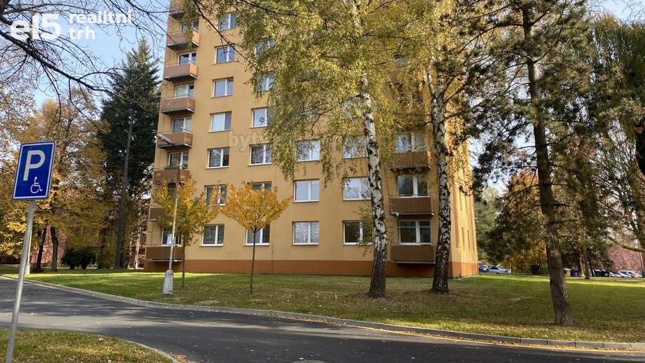 Pronájem byty 3+1, 72 m² - Hranice I-Město