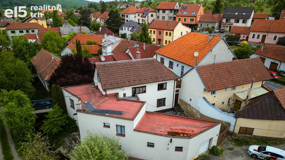 Prodej rodinného domu 146 m², Komňa