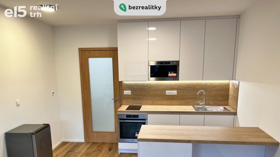 Prodej byty 1+kk, 26 m² - Praha - Hlubočepy