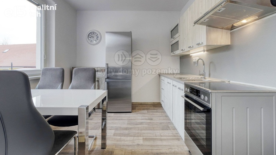 Prodej byty 2+1, 63 m² - Kolinec