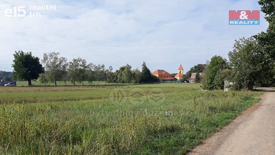 Prodej stavebního pozemku 860 m², Černěves
