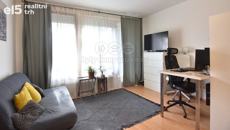 Pronájem byty 1+kk, 45 m² - Praha - Hloubětín