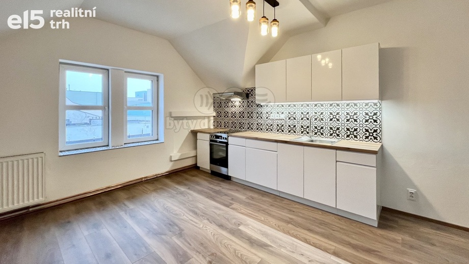 Pronájem byty 5+kk, 100 m² - Liberec IV-Perštýn