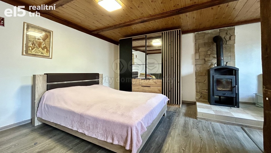 Pronájem byty 1+kk, 40 m² - Luštěnice