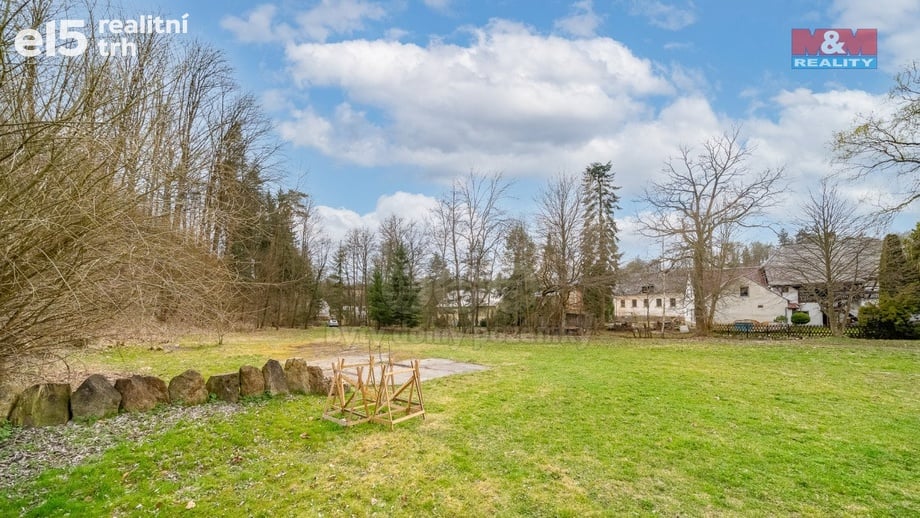 Prodej stavebního pozemku 987 m², Úterý