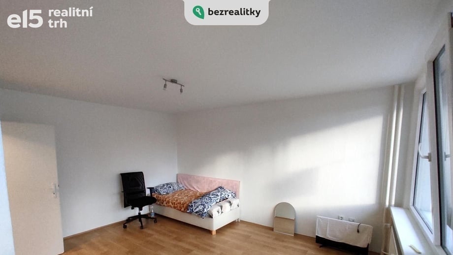 Prodej byty 1+kk, 37 m² - Praha - Prosek