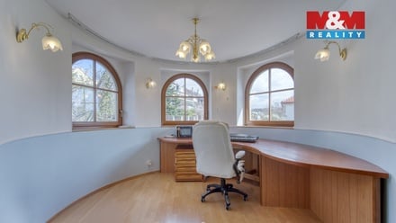 Prodej rodinného domu 328 m², Praha 12