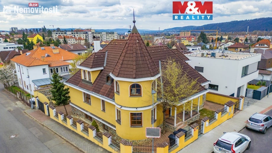 Prodej rodinného domu 328 m², Praha 12