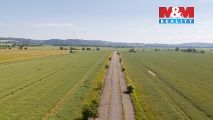 Prodej pole 11 963 m², Milhostov
