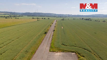 Prodej pole 11 963 m², Milhostov