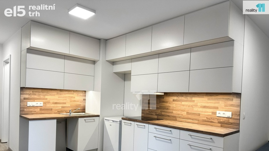 Pronájem byty 1+kk, 30 m² - Zlín