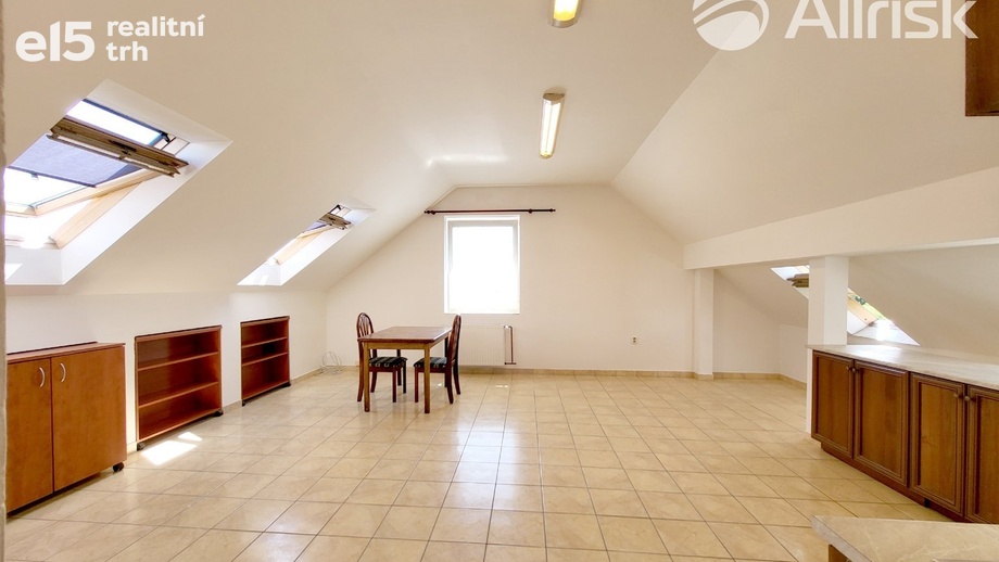 Prodej byty 1+kk, 54 m² - Babice
