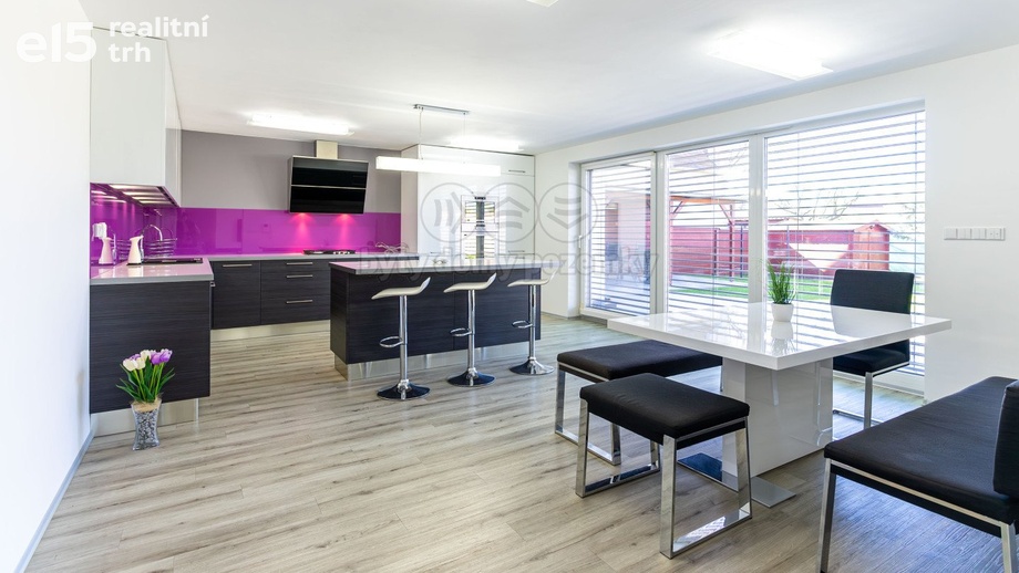 Prodej rodinné domy, 250 m² - Chropyně