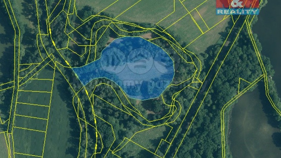 Prodej pole 19 776 m², Val