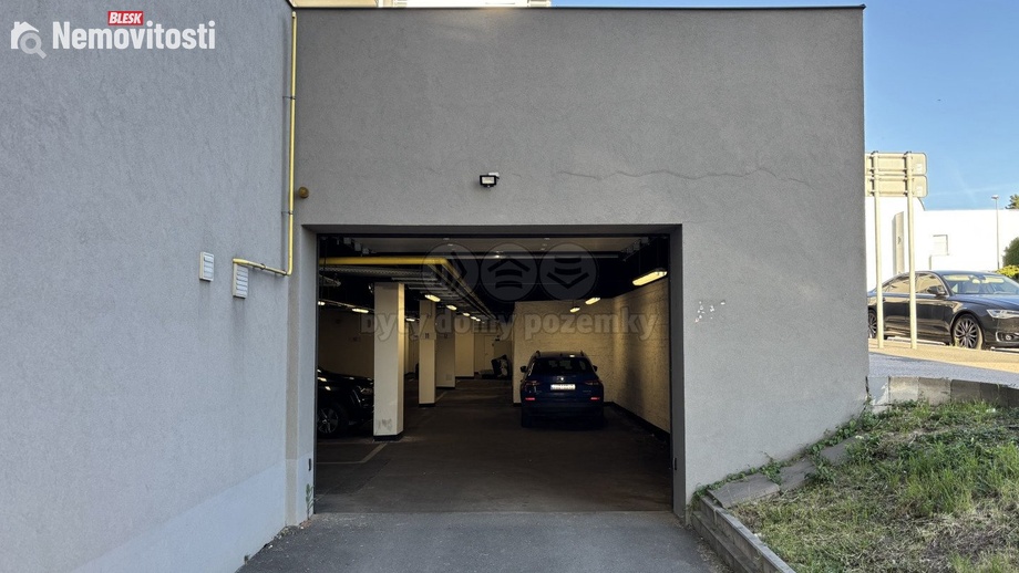 Prodej garážového stání 20 m², Praha - Hostivař