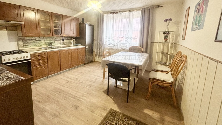 Prodej rodinné domy, 238 m² - Chožov