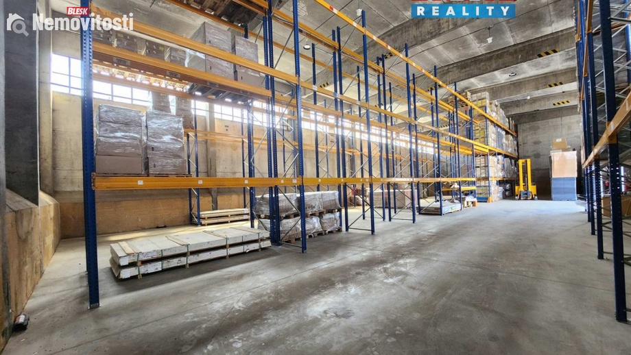 Pronájem skladu 511 m², Tymákov