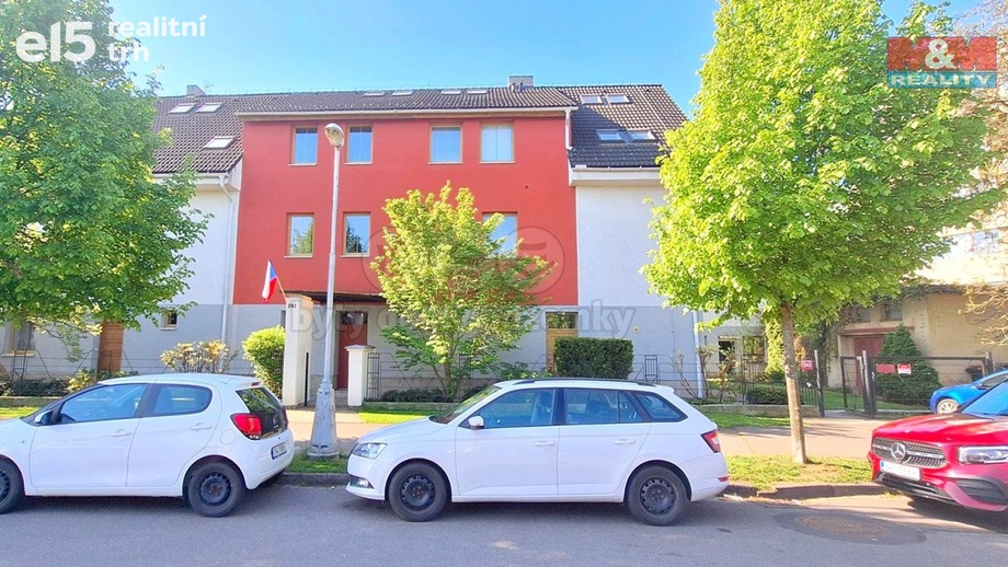 Prodej byty 1+kk, 30 m² - Hradec Králové - Nový Hradec Králové