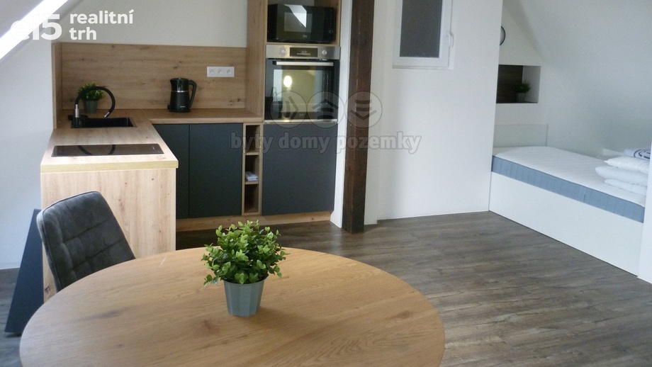 Pronájem byty 1+kk, 50 m² - Praha - Hostivař