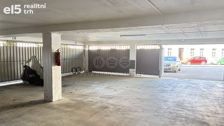 Prodej garážové stání, 15 m² - Praha - Strašnice