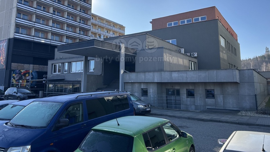 Pronájem obchodního prostoru 978 m², Rožnov pod Radhoštěm
