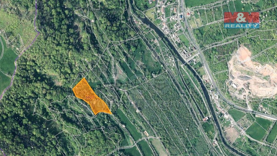 Prodej louky 13 017 m², Malá Veleň