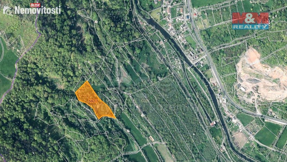 Prodej louky 13 017 m², Malá Veleň