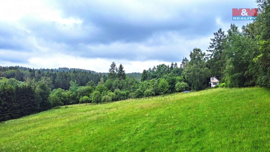 Prodej stavebního pozemku 1 298 m², Služátky
